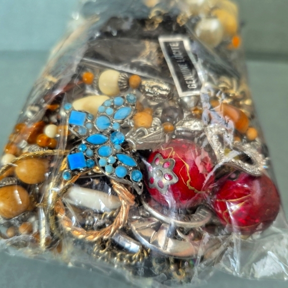 Mystery Craft Jewellry Bag - Picture 13 of 16